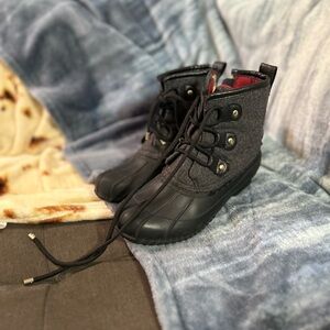 Tommy Hilfiger‎ Women's Reanna Lace-Up Side Zip Duck Ankle Boot | 6M